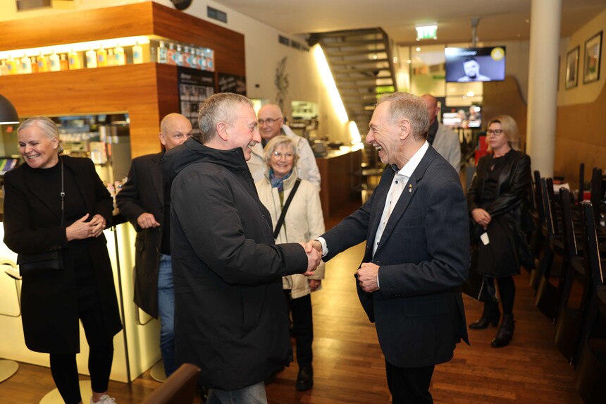 F91A8211.jpg F91A8211.jpg