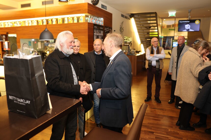 F91A8219.jpg F91A8219.jpg